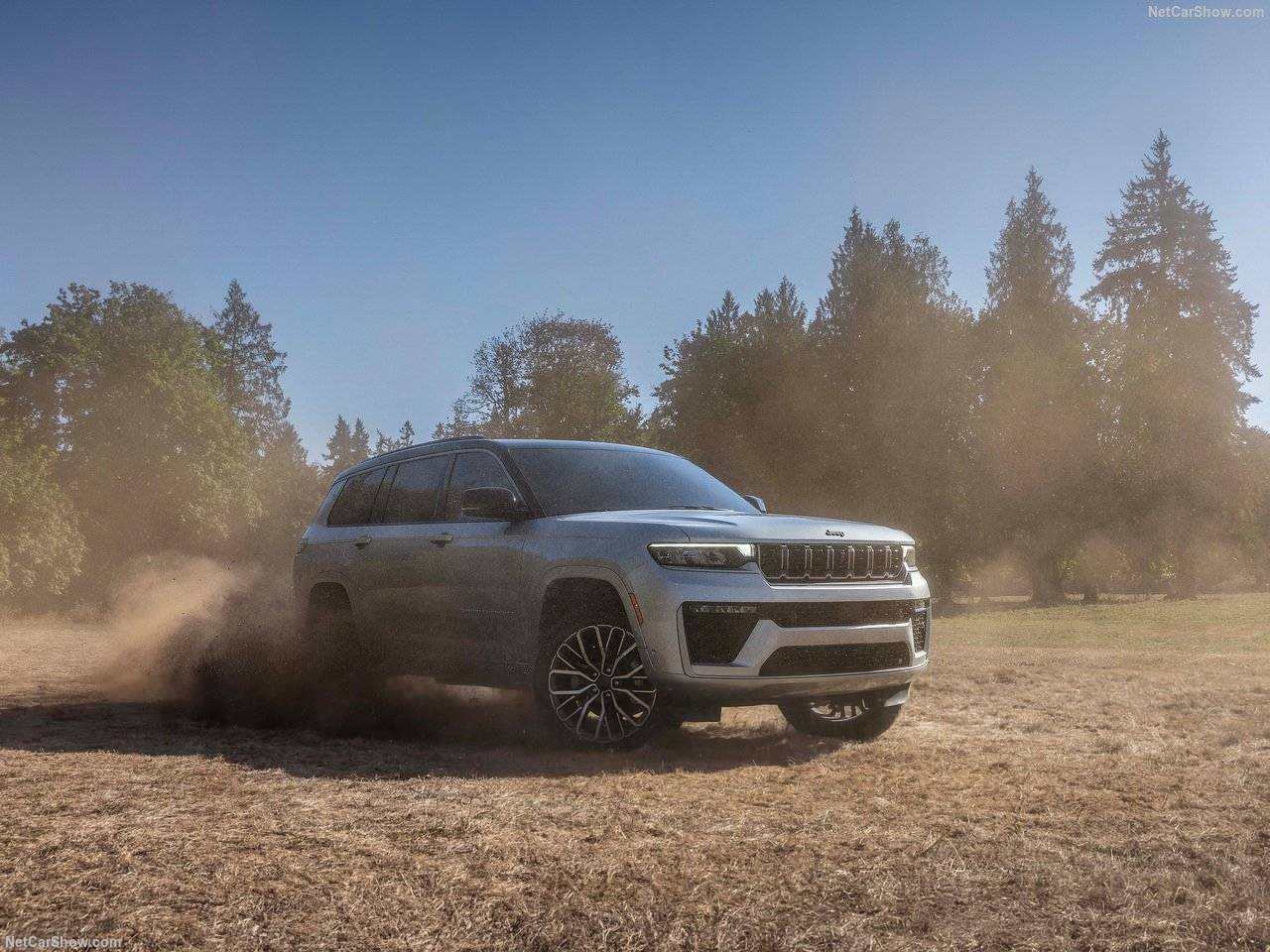 Jeep大切諾基改款:外形微整、內(nèi)飾更豪,全新2.0T引擎有八缸