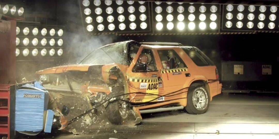 15年間,只需一個轉折點,中國汽車行業(yè)不僅實現(xiàn)了國內產能的轉型,更在國際舞臺上占據(jù)了舉足輕重的地位