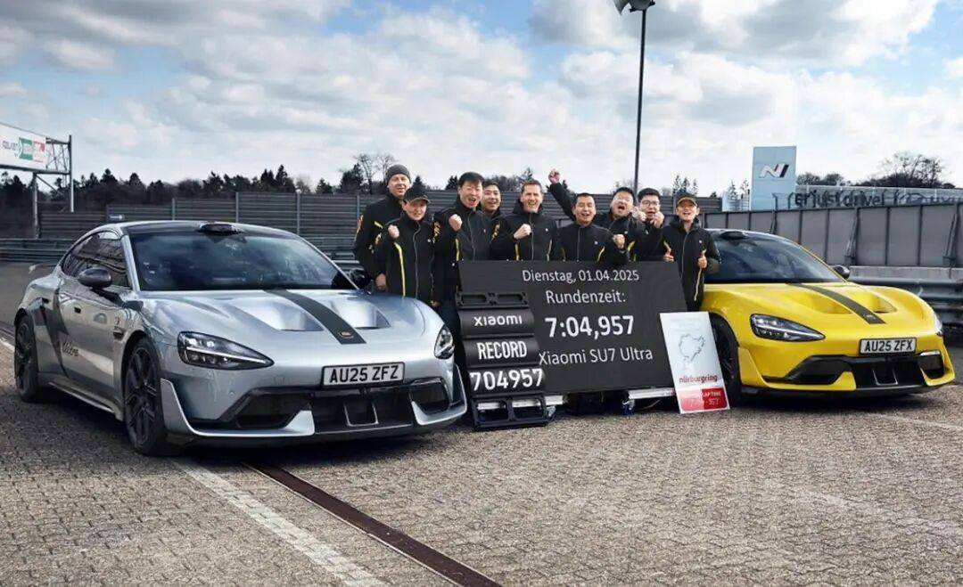 15年間,只需一個轉折點,中國汽車行業(yè)不僅實現(xiàn)了國內產能的轉型,更在國際舞臺上占據(jù)了舉足輕重的地位