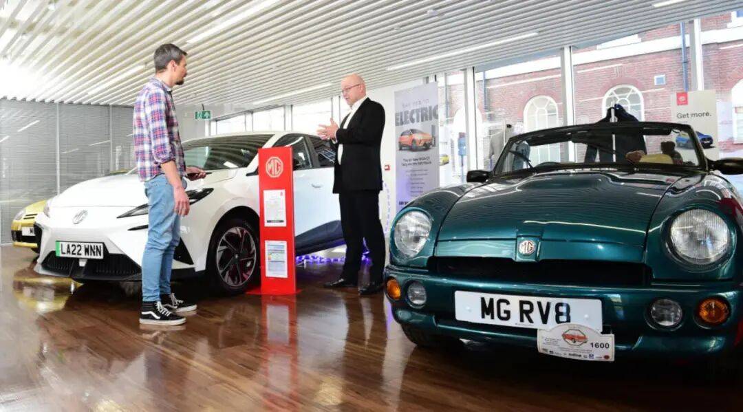 15年間,只需一個轉折點,中國汽車行業(yè)不僅實現(xiàn)了國內產能的轉型,更在國際舞臺上占據(jù)了舉足輕重的地位