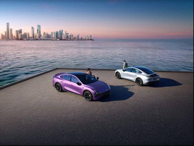 深藍(lán)L06全球預(yù)售:20萬級電動轎跑 激光雷達(dá)+磁流變懸架引領(lǐng)未來