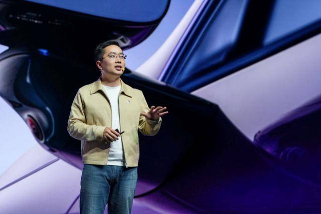 深藍(lán)L06全球預(yù)售:20萬級電動轎跑 激光雷達(dá)+磁流變懸架引領(lǐng)未來