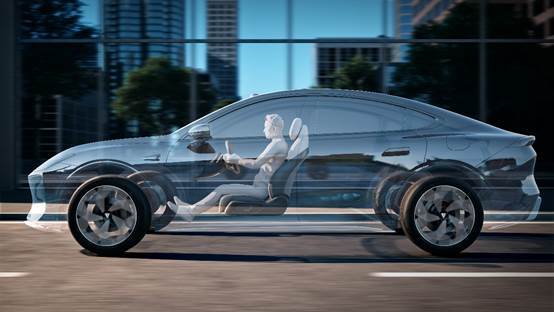 深藍(lán)L06預(yù)售,搭載磁流變懸架和3nm芯片,定價(jià)13.99-16.19萬(wàn)元