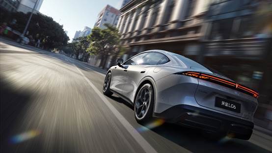 深藍(lán)L06預(yù)售,搭載磁流變懸架和3nm芯片,定價(jià)13.99-16.19萬(wàn)元