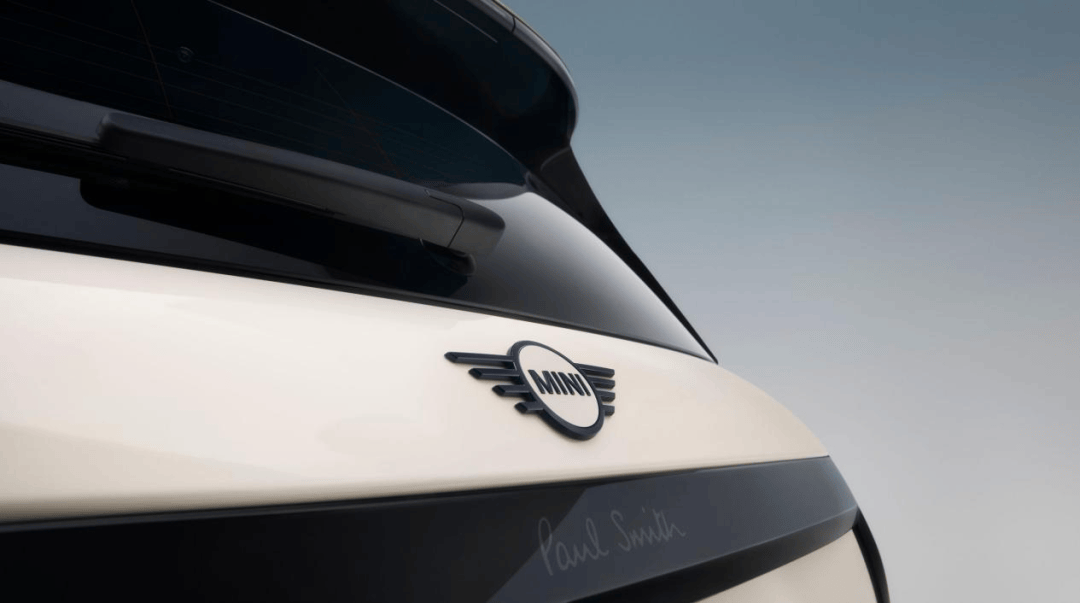 MINI遇見(jiàn)Paul Smith:一場(chǎng)開(kāi)進(jìn)日常生活的英式幽默