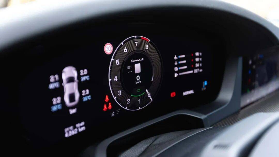 全新保時(shí)捷911 Turbo S賣這么貴,是有道理的