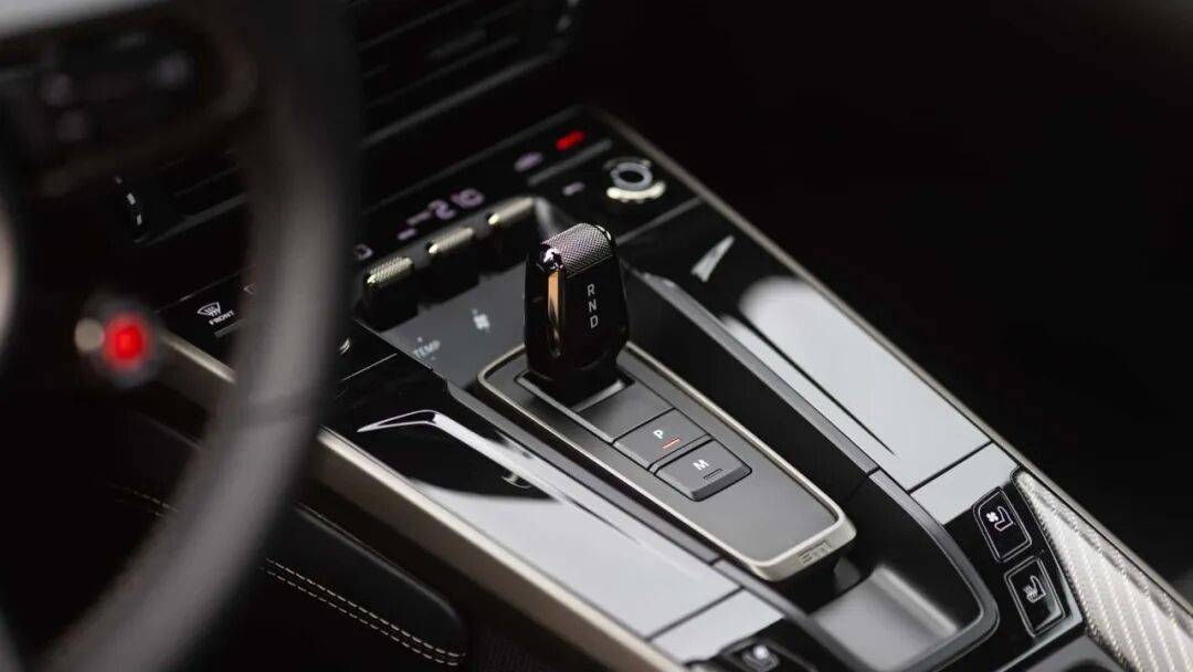 全新保時(shí)捷911 Turbo S賣這么貴,是有道理的