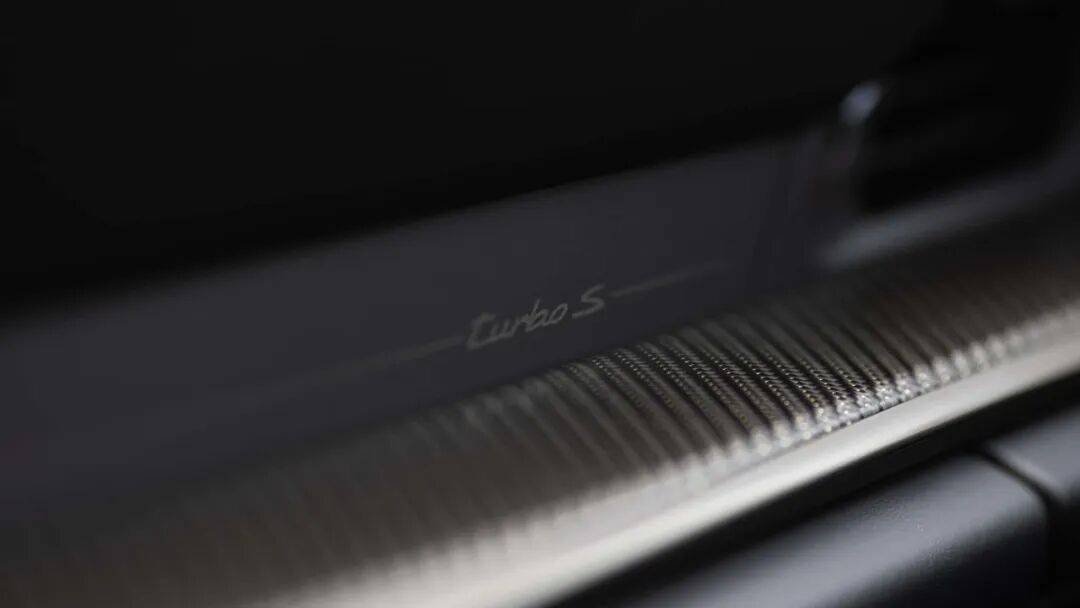 全新保時(shí)捷911 Turbo S賣這么貴,是有道理的