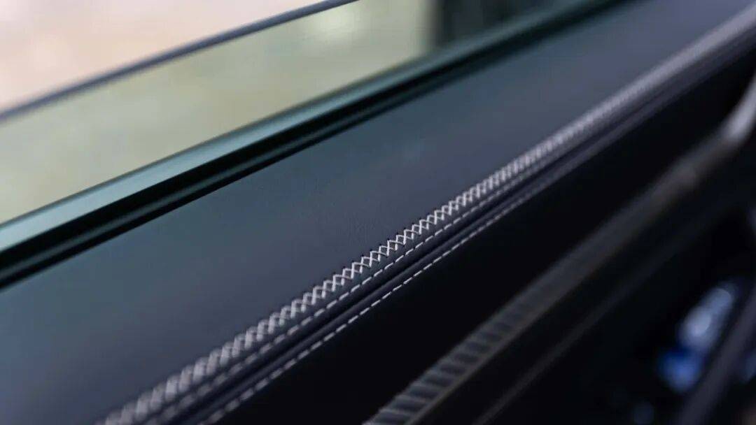 全新保時(shí)捷911 Turbo S賣這么貴,是有道理的